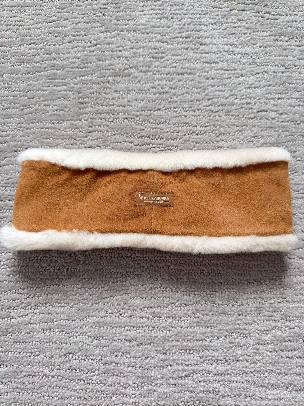 Koolaburra by UGG Suede Sheepskin Bow Ear Warmer Headband Chestnut OS Après Ski